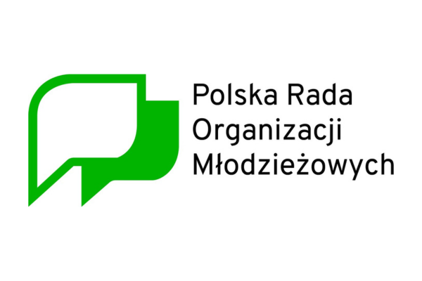 Logo with green speech bubble and text Polska Rada Organizacji Młodzieżowych.